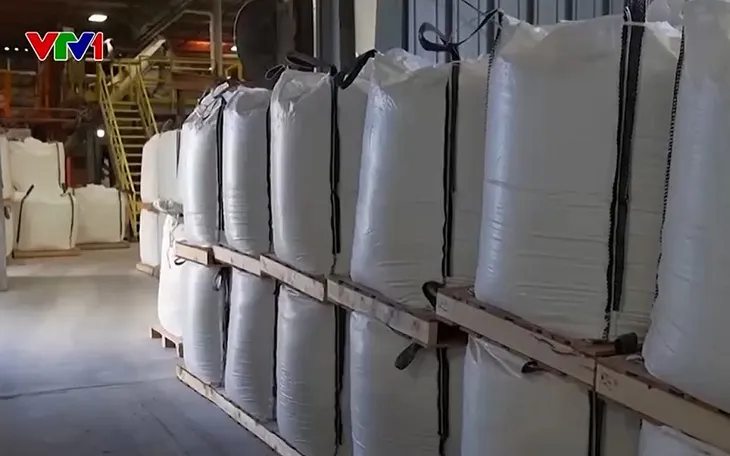 Cuộc đua sản xuất xe hơi điện gián tiếp khởi xướng hoạt động khai thác lithium - Ảnh 2. Cuộc đua sản xuất xe hơi điện gián tiếp khởi xướng hoạt động khai thác lithium - Ảnh 2.