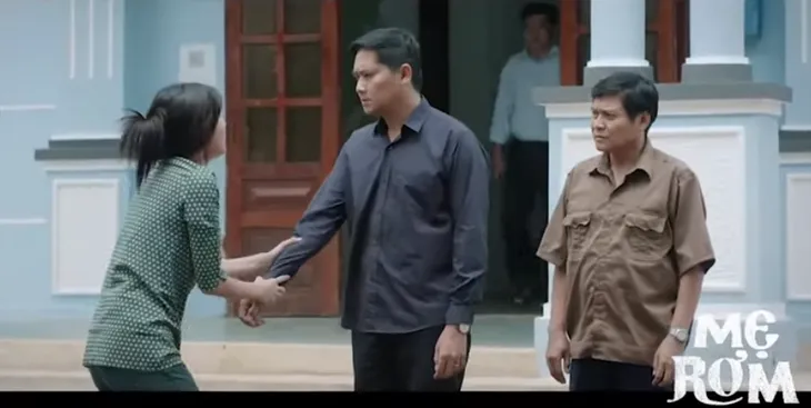 Mẹ rơm - Tập 23: Chồng mất tích, Xuân lên tận ủy ban xã cầu cứu Hào - Ảnh 1. Mẹ rơm - Tập 23: Chồng mất tích, Xuân lên tận ủy ban xã cầu cứu Hào - Ảnh 1.