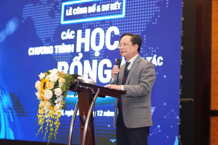 VINIF tài trợ 62 tỷ đồng học bổng thạc sĩ, tiến sĩ và sau tiến sĩ năm 2022 - Ảnh 1. VINIF tài trợ 62 tỷ đồng học bổng thạc sĩ, tiến sĩ và sau tiến sĩ năm 2022 - Ảnh 1.