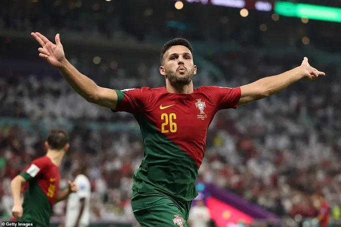 Những con số ấn tượng sau vòng 1/8 World Cup 2022 - Ảnh 1. Những con số ấn tượng sau vòng 1/8 World Cup 2022 - Ảnh 1.
