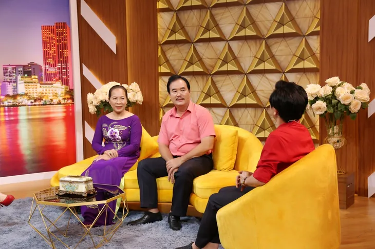 MC Đình Toàn ngưỡng mộ tình yêu của cặp vợ chồng từ những ngày son trẻ - Ảnh 1. MC Đình Toàn ngưỡng mộ tình yêu của cặp vợ chồng từ những ngày son trẻ - Ảnh 1.
