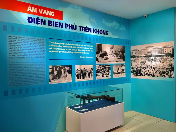 Hơn 200 tài liệu, hình ảnh, hiện vật tiêu biểu trong triển lãm “Điện Biên Phủ trên không - Bước ngoặt lịch sử” - Ảnh 6. Hơn 200 tài liệu, hình ảnh, hiện vật tiêu biểu trong triển lãm “Điện Biên Phủ trên không - Bước ngoặt lịch sử” - Ảnh 6.
