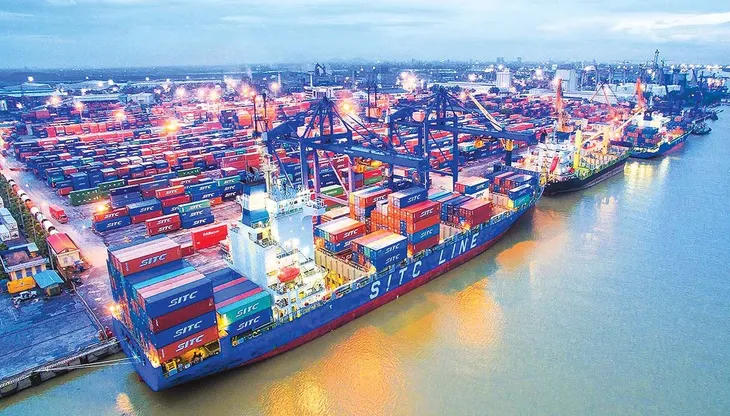 Xuất nhập khẩu tăng mạnh trong ngày đầu năm mới - Ảnh 1. Xuất nhập khẩu tăng mạnh trong ngày đầu năm mới - Ảnh 1.