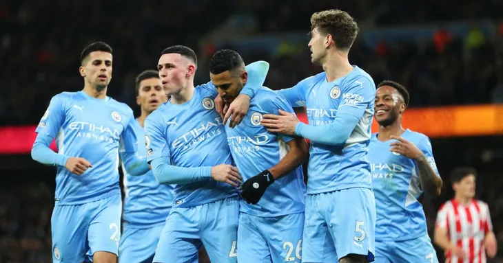 Thắng dễ Brentford, Man City củng cố ngôi đầu Ngoại hạng Anh - Ảnh 1. Thắng dễ Brentford, Man City củng cố ngôi đầu Ngoại hạng Anh - Ảnh 1.