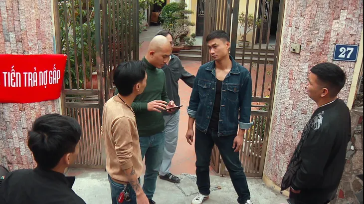 Phố trong làng - Tập 52: Vừa biết tin mang bầu, Hoài bất ngờ tuyên bố không muốn sinh con - Ảnh 6. Phố trong làng - Tập 52: Vừa biết tin mang bầu, Hoài bất ngờ tuyên bố không muốn sinh con - Ảnh 6.