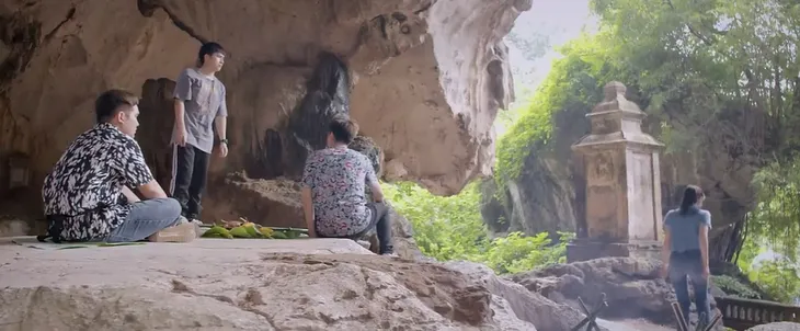 Lối về miền hoa - Tập 3: Bị mất nụ hôn đầu đời, trai làng quyết cưa cô bạn khắc khẩu - Ảnh 9. Lối về miền hoa - Tập 3: Bị mất nụ hôn đầu đời, trai làng quyết cưa cô bạn khắc khẩu - Ảnh 9.
