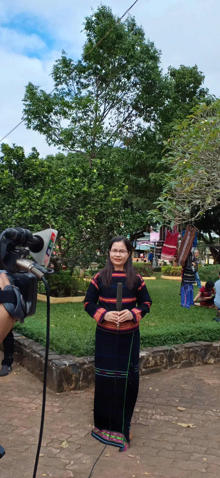 Về thủ đô làm truyền hình tiếng dân tộc - Ảnh 3. Về thủ đô làm truyền hình tiếng dân tộc - Ảnh 3.