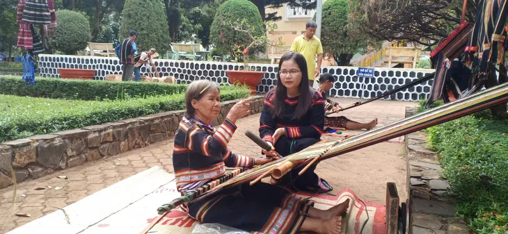 Về thủ đô làm truyền hình tiếng dân tộc - Ảnh 4. Về thủ đô làm truyền hình tiếng dân tộc - Ảnh 4.