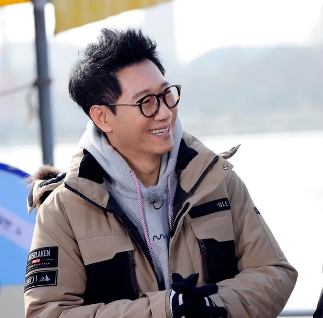 Ba thành viên Running Man nhiễm COVID-19 - Ảnh 2. Ba thành viên Running Man nhiễm COVID-19 - Ảnh 2.