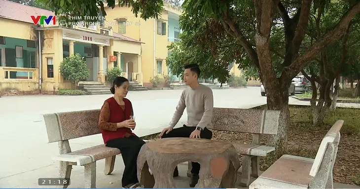 Phố trong làng - Tập 52: Vừa biết tin mang bầu, Hoài bất ngờ tuyên bố không muốn sinh con - Ảnh 16. Phố trong làng - Tập 52: Vừa biết tin mang bầu, Hoài bất ngờ tuyên bố không muốn sinh con - Ảnh 16.