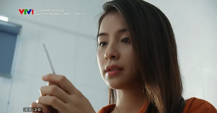 Phố trong làng - Tập 52: Vừa biết tin mang bầu, Hoài bất ngờ tuyên bố không muốn sinh con - Ảnh 9. Phố trong làng - Tập 52: Vừa biết tin mang bầu, Hoài bất ngờ tuyên bố không muốn sinh con - Ảnh 9.
