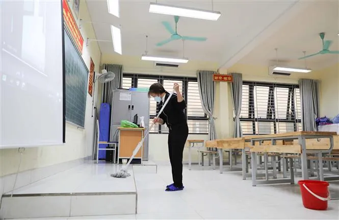 Hôm nay (10/2), học sinh tiểu học và lớp 6 ngoại thành Hà Nội đi học trực tiếp - Ảnh 6. Hôm nay (10/2), học sinh tiểu học và lớp 6 ngoại thành Hà Nội đi học trực tiếp - Ảnh 6.