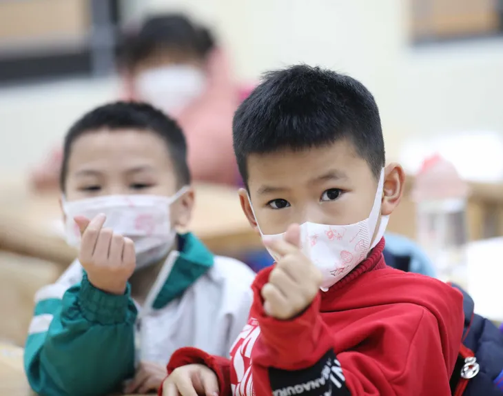 Khi nào trẻ mầm non, lớp 1 đến 6 ở Hà Nội được trở lại trường? - Ảnh 2. Khi nào trẻ mầm non, lớp 1 đến 6 ở Hà Nội được trở lại trường? - Ảnh 2.