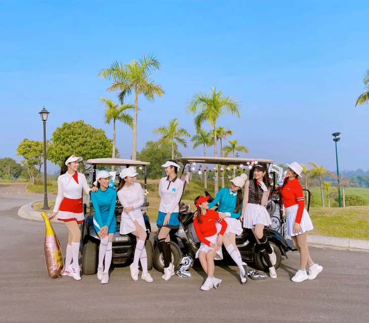 Dàn MC, BTV và diễn viên so kè nhan sắc trên sân golf - Ảnh 13. Dàn MC, BTV và diễn viên so kè nhan sắc trên sân golf - Ảnh 13.