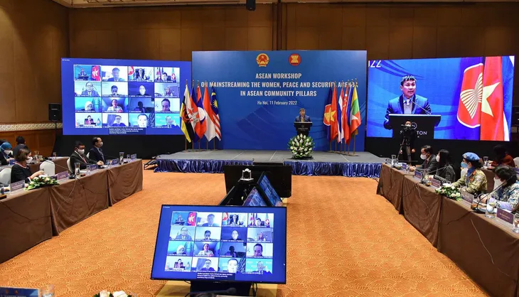 Lồng ghép Nghị sự phụ nữ, hòa bình và an ninh vào các trụ cột Cộng đồng ASEAN - Ảnh 1. Lồng ghép Nghị sự phụ nữ, hòa bình và an ninh vào các trụ cột Cộng đồng ASEAN - Ảnh 1.