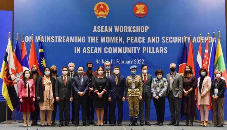 Lồng ghép Nghị sự phụ nữ, hòa bình và an ninh vào các trụ cột Cộng đồng ASEAN - Ảnh 3. Lồng ghép Nghị sự phụ nữ, hòa bình và an ninh vào các trụ cột Cộng đồng ASEAN - Ảnh 3.