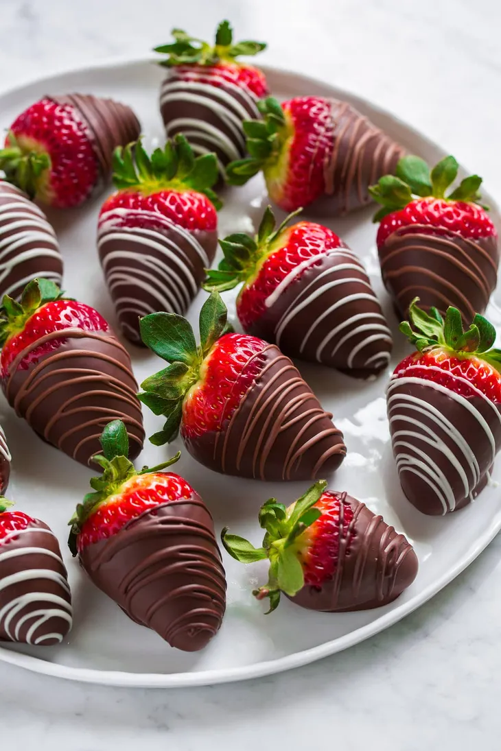 Tự làm dâu tây phủ chocolate cho ngày Valentine - Ảnh 1. Tự làm dâu tây phủ chocolate cho ngày Valentine - Ảnh 1.