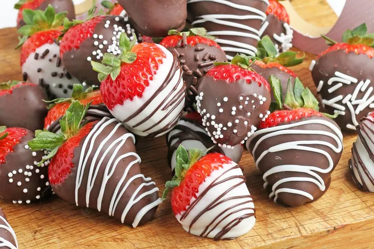 Tự làm dâu tây phủ chocolate cho ngày Valentine - Ảnh 2. Tự làm dâu tây phủ chocolate cho ngày Valentine - Ảnh 2.