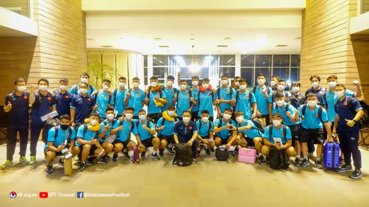 ĐT U23 Việt Nam đã có mặt tại Phnom Penh, sẵn sàng bước vào Giải vô địch U23 Đông Nam Á 2022 - Ảnh 1. ĐT U23 Việt Nam đã có mặt tại Phnom Penh, sẵn sàng bước vào Giải vô địch U23 Đông Nam Á 2022 - Ảnh 1.
