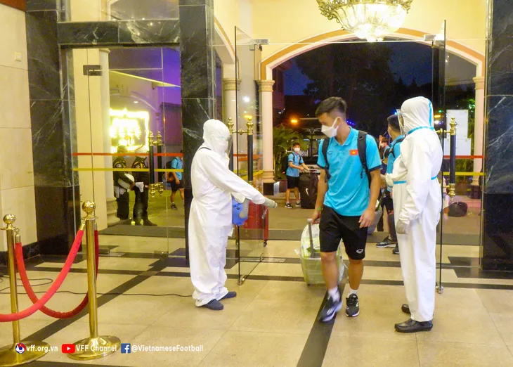 ĐT U23 Việt Nam đã có mặt tại Phnom Penh, sẵn sàng bước vào Giải vô địch U23 Đông Nam Á 2022 - Ảnh 3. ĐT U23 Việt Nam đã có mặt tại Phnom Penh, sẵn sàng bước vào Giải vô địch U23 Đông Nam Á 2022 - Ảnh 3.
