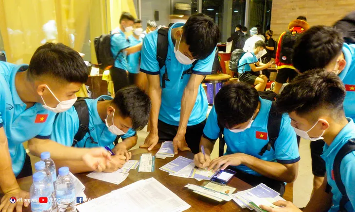 ĐT U23 Việt Nam đã có mặt tại Phnom Penh, sẵn sàng bước vào Giải vô địch U23 Đông Nam Á 2022 - Ảnh 5. ĐT U23 Việt Nam đã có mặt tại Phnom Penh, sẵn sàng bước vào Giải vô địch U23 Đông Nam Á 2022 - Ảnh 5.