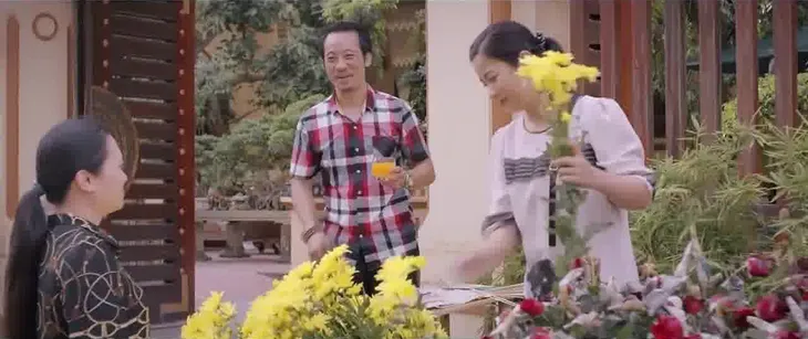 Lối về miền hoa - Tập 4: Chia tay xong, Thanh bị bạn trai cũ ăn vạ đòi quà đòi tiền - Ảnh 8. Lối về miền hoa - Tập 4: Chia tay xong, Thanh bị bạn trai cũ ăn vạ đòi quà đòi tiền - Ảnh 8.