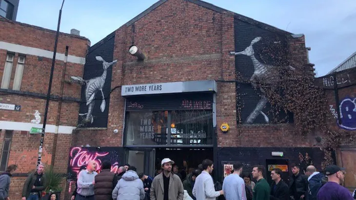Sàn gác lửng bị sập tại quán bar ở London, 13 người bị thương - Ảnh 3. Sàn gác lửng bị sập tại quán bar ở London, 13 người bị thương - Ảnh 3.