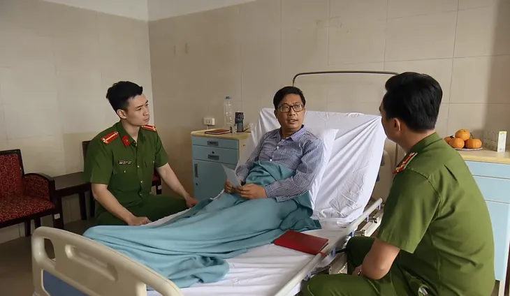 Phố trong làng - Tập 54: Bà Mây đau đớn bị nhân tình 20 năm buông bỏ - Ảnh 9.
