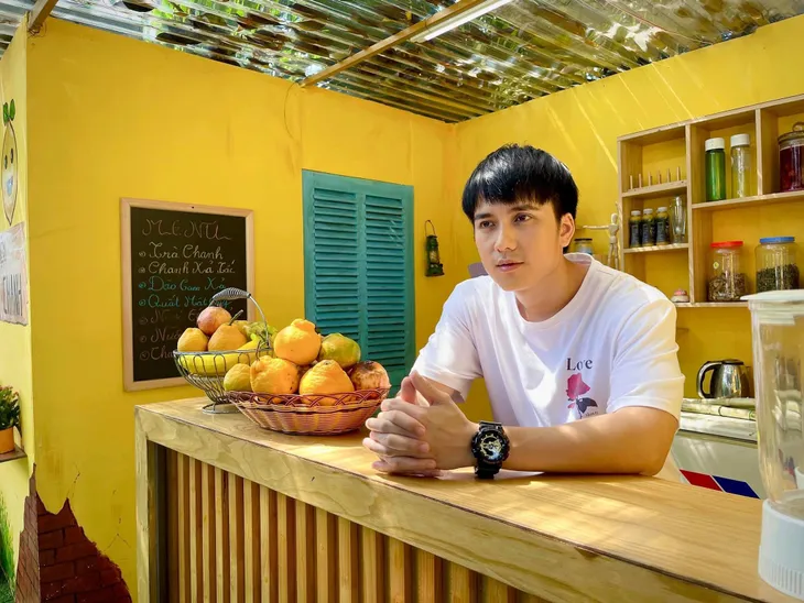Lối về miền hoa: Hậu trường hài hước của 3 chàng lính ngự lâm - Ảnh 14. Lối về miền hoa: Hậu trường hài hước của 3 chàng lính ngự lâm - Ảnh 14.