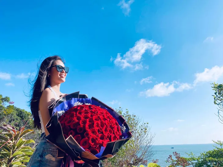 Mỹ Tâm tặng quà fan, nhiều sao Việt tưng bừng khoe quà Lễ Tình nhân 14/2 - Ảnh 3. Mỹ Tâm tặng quà fan, nhiều sao Việt tưng bừng khoe quà Lễ Tình nhân 14/2 - Ảnh 3.