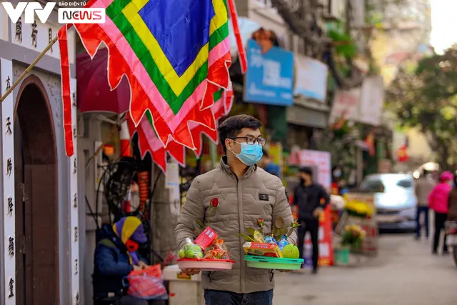 Giới trẻ Hà Thành đi chùa cầu duyên trong ngày Lễ Tình nhân - Ảnh 1. Giới trẻ Hà Thành đi chùa cầu duyên trong ngày Lễ Tình nhân - Ảnh 1.