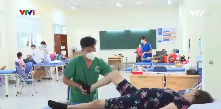 Chấn chỉnh tổ chức khám sức khỏe hậu COVID-19 - Ảnh 1. Chấn chỉnh tổ chức khám sức khỏe hậu COVID-19 - Ảnh 1.