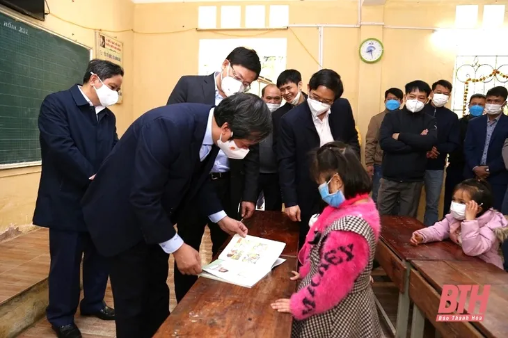 Học sinh tiêm vaccine hay chưa đều cần được đến trường - Ảnh 2. Học sinh tiêm vaccine hay chưa đều cần được đến trường - Ảnh 2.