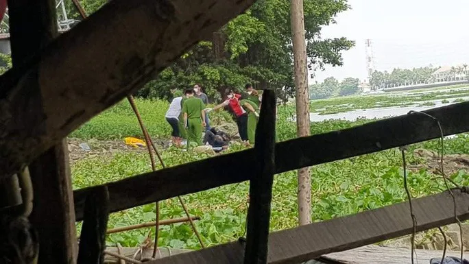 Lời khai của người đàn ông chở nam sinh viên trước lúc tử vong trên sông Sài Gòn - Ảnh 1. Lời khai của người đàn ông chở nam sinh viên trước lúc tử vong trên sông Sài Gòn - Ảnh 1.
