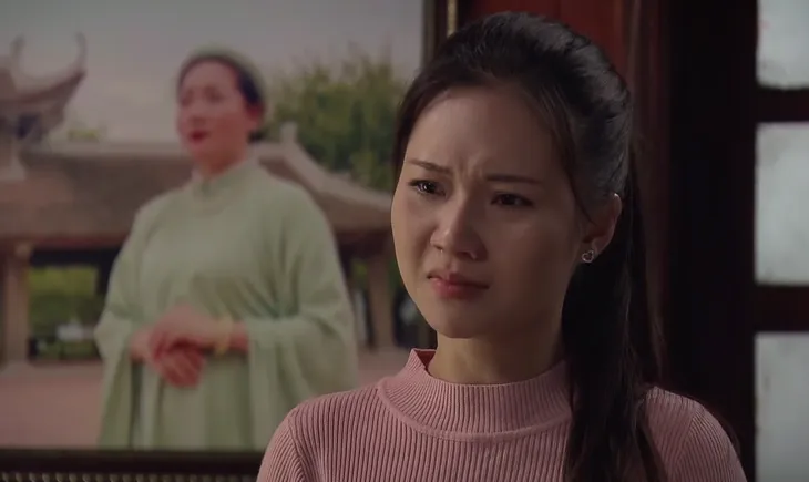 Phố trong làng - Tập 55: Ngọc phẫn nộ với mẹ khi biết sự thật về bố đẻ - Ảnh 2.
