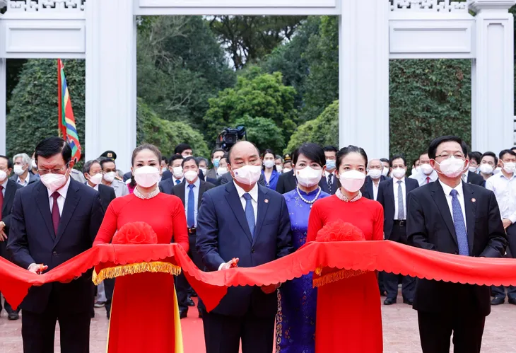 Chủ tịch nước Nguyễn Xuân Phúc dự lễ khánh thành Đền thờ Tây Sơn Tam Kiệt - Ảnh 1. Chủ tịch nước Nguyễn Xuân Phúc dự lễ khánh thành Đền thờ Tây Sơn Tam Kiệt - Ảnh 1.