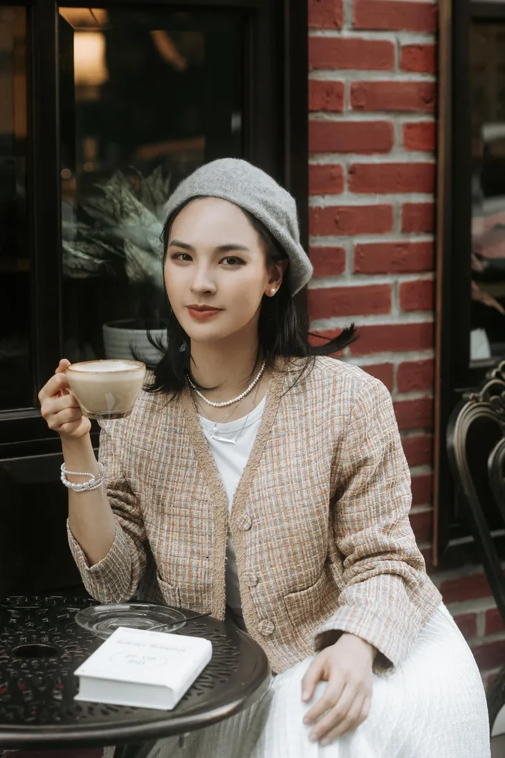 Loạt MC, BTV xinh đẹp lên đồ khi tiết trời cực rét - Ảnh 10.