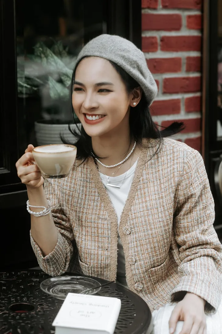 Loạt MC, BTV xinh đẹp lên đồ khi tiết trời cực rét - Ảnh 11.
