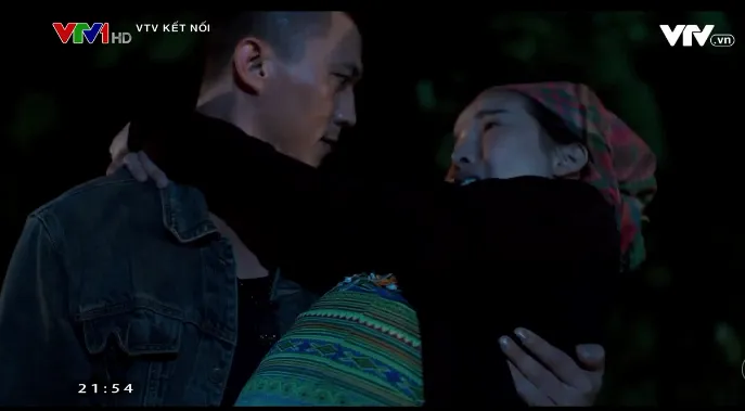 Sức hút khó cưỡng từ phim mới Bão ngầm - Ảnh 4. Sức hút khó cưỡng từ phim mới Bão ngầm - Ảnh 4.