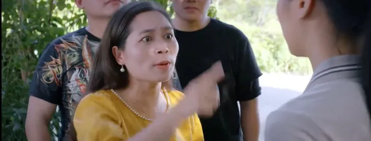 Lối về miền hoa - Tập 5: Lợi bị tạm giam vì nhận tội thay em trai Thanh - Ảnh 2. Lối về miền hoa - Tập 5: Lợi bị tạm giam vì nhận tội thay em trai Thanh - Ảnh 2.