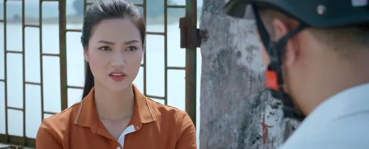 Lối về miền hoa - Tập 5: Lợi bị tạm giam vì nhận tội thay em trai Thanh - Ảnh 6. Lối về miền hoa - Tập 5: Lợi bị tạm giam vì nhận tội thay em trai Thanh - Ảnh 6.