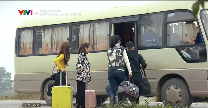 Phố trong làng - Tập 56: Ngọc chia tay Nam, rời Tân Xuân cùng bà Mây - Ảnh 6. Phố trong làng - Tập 56: Ngọc chia tay Nam, rời Tân Xuân cùng bà Mây - Ảnh 6.