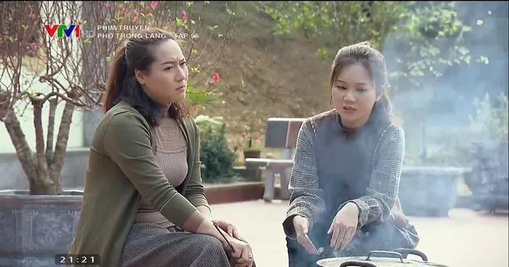 Phố trong làng - Tập 56: Ngọc chia tay Nam, rời Tân Xuân cùng bà Mây - Ảnh 5. Phố trong làng - Tập 56: Ngọc chia tay Nam, rời Tân Xuân cùng bà Mây - Ảnh 5.