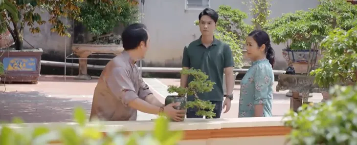 Lối về miền hoa - Tập 6: Tỏ tình thất bại thảm hại, Lợi bỏ ngay nghề giao hoa - Ảnh 12. Lối về miền hoa - Tập 6: Tỏ tình thất bại thảm hại, Lợi bỏ ngay nghề giao hoa - Ảnh 12.