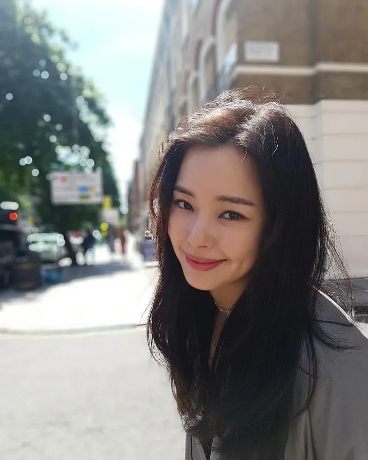 Honey Lee, ngôi sao đa tài - Từ chiến thắng Hoa hậu đến các giải thưởng danh giá cho phim - Ảnh 1. Honey Lee, ngôi sao đa tài - Từ chiến thắng Hoa hậu đến các giải thưởng danh giá cho phim - Ảnh 1.