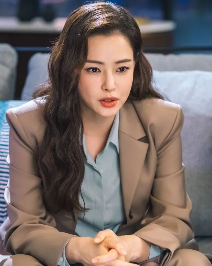 Honey Lee, ngôi sao đa tài - Từ chiến thắng Hoa hậu đến các giải thưởng danh giá cho phim - Ảnh 3. Honey Lee, ngôi sao đa tài - Từ chiến thắng Hoa hậu đến các giải thưởng danh giá cho phim - Ảnh 3.