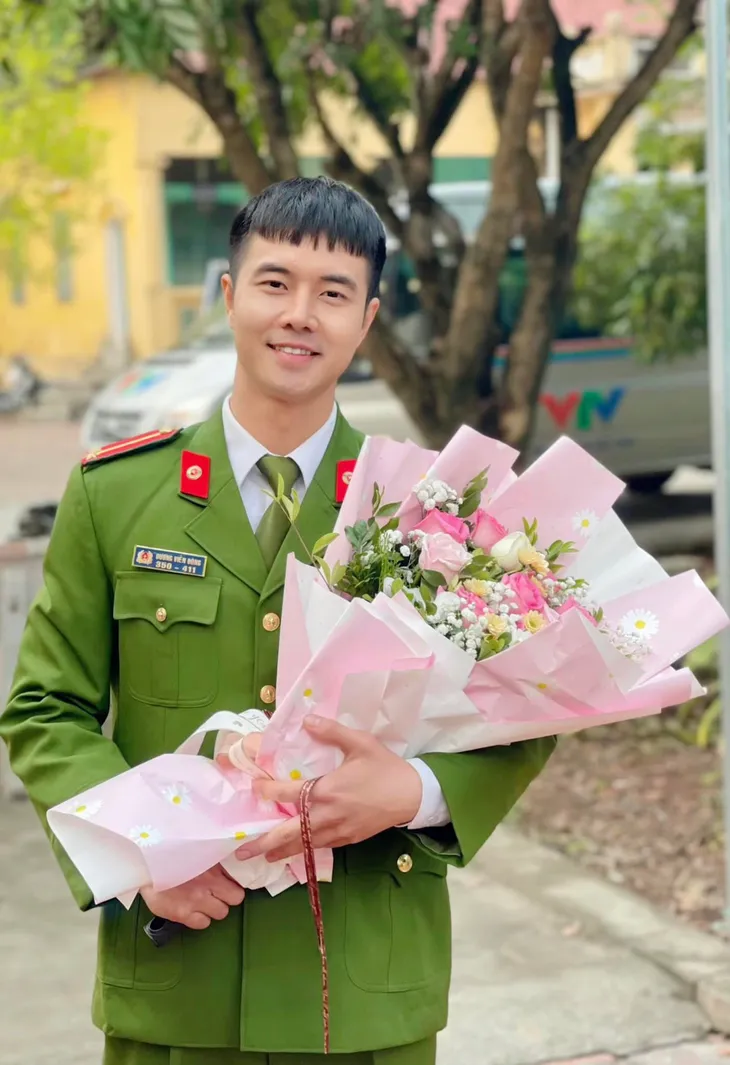 Dàn diễn viên chia tay Phố trong làng, Doãn Quốc Đam hài hước đến phút cuối - Ảnh 4. Dàn diễn viên chia tay Phố trong làng, Doãn Quốc Đam hài hước đến phút cuối - Ảnh 4.