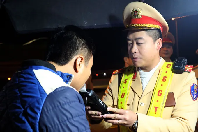 Lái xe sử dụng chất kích thích: Chưa được ngăn chặn triệt để và có chiều hướng gia tăng - Ảnh 1. Lái xe sử dụng chất kích thích: Chưa được ngăn chặn triệt để và có chiều hướng gia tăng - Ảnh 1.
