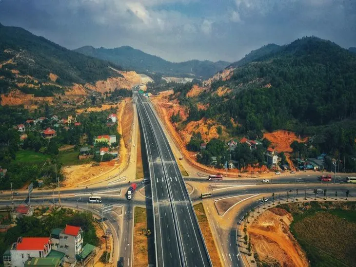 Hoàn thành cao tốc Bắc - Nam: Tiền đề quan trọng cho tăng trưởng - Ảnh 1. Hoàn thành cao tốc Bắc - Nam: Tiền đề quan trọng cho tăng trưởng - Ảnh 1.