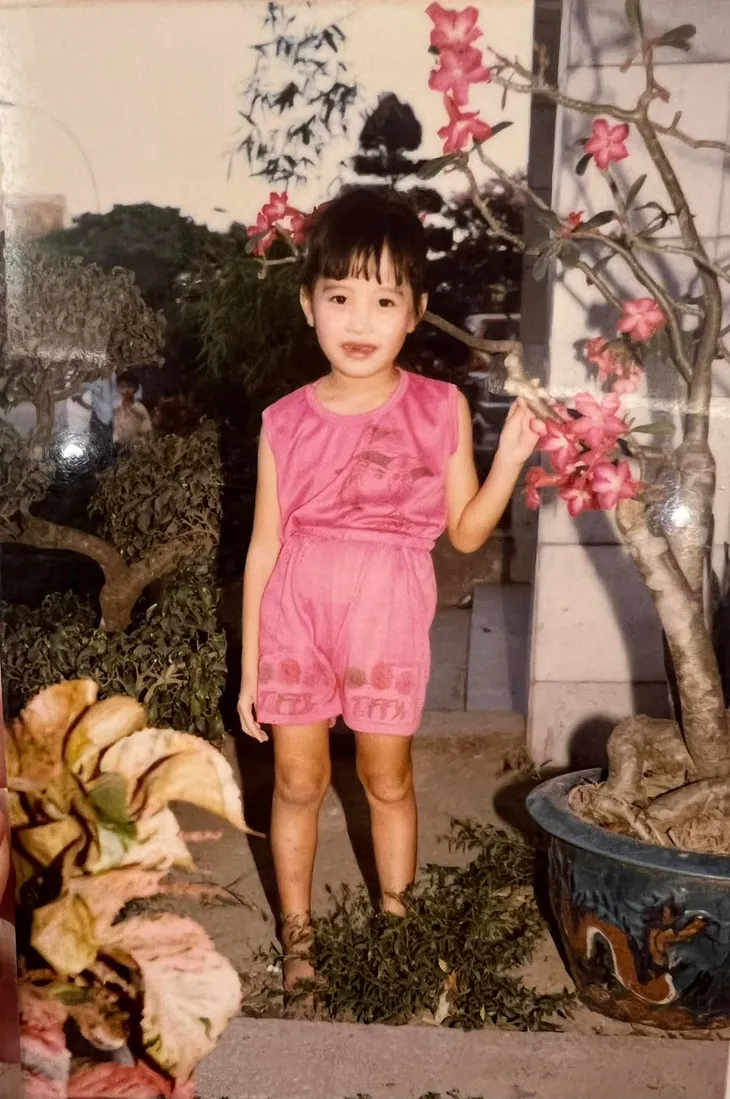 BTV Diệp Chi khoe ảnh sành điệu từ lúc bé - Ảnh 2.